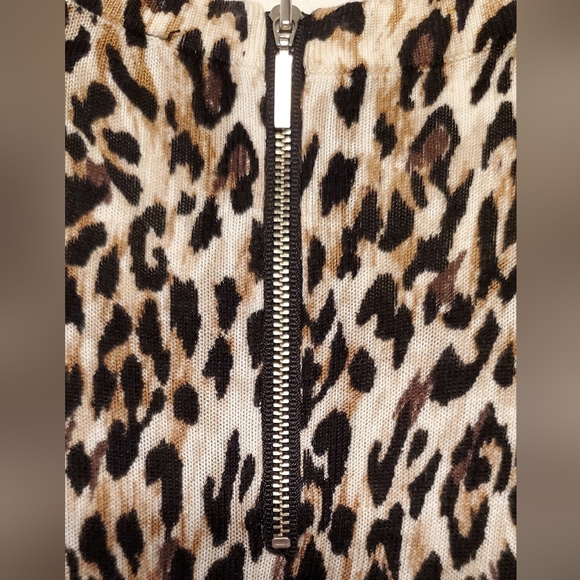 White House Black Market Leopard Elbow Length Sleeve Crew Neck Knit Top Size M - Picture 3 of 7